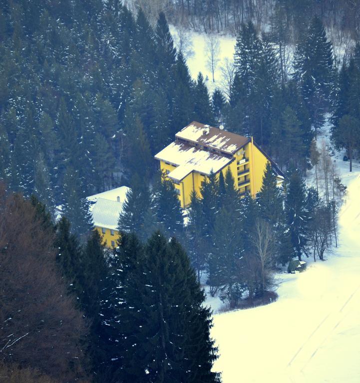 Hotel Smrecina Low Tatras Buitenkant foto